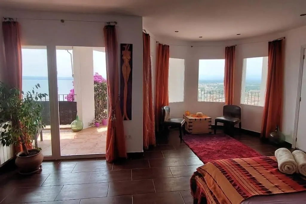 Villa Margarita - Amazing Views! Roses