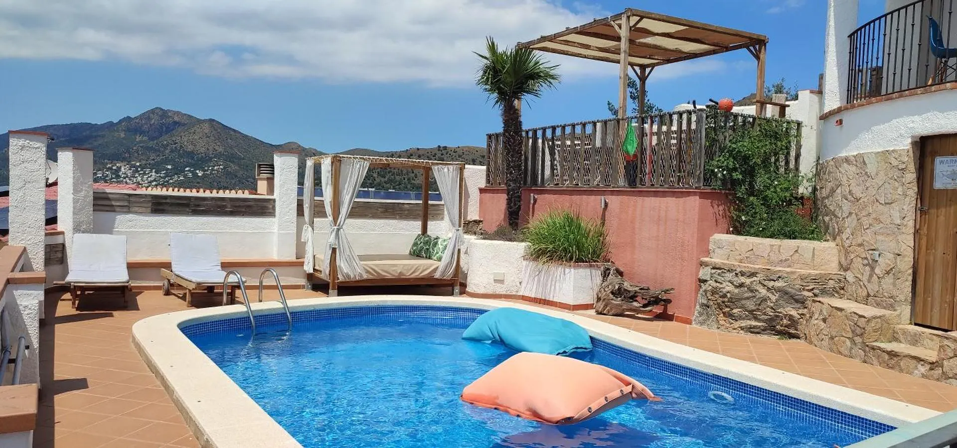 Villa Margarita - Amazing Views! Roses